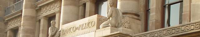 Banxico advierte debilitamiento de economía mundial